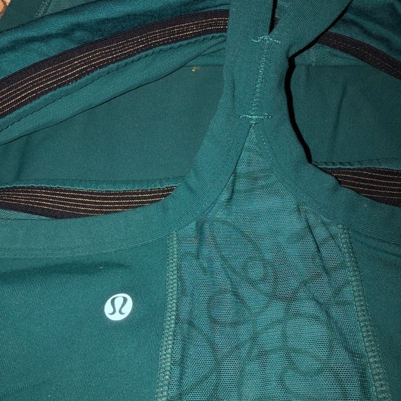 Lululemon Athletica size 12 green sports tank camisole with shelf bra like new - Picture 10 of 10